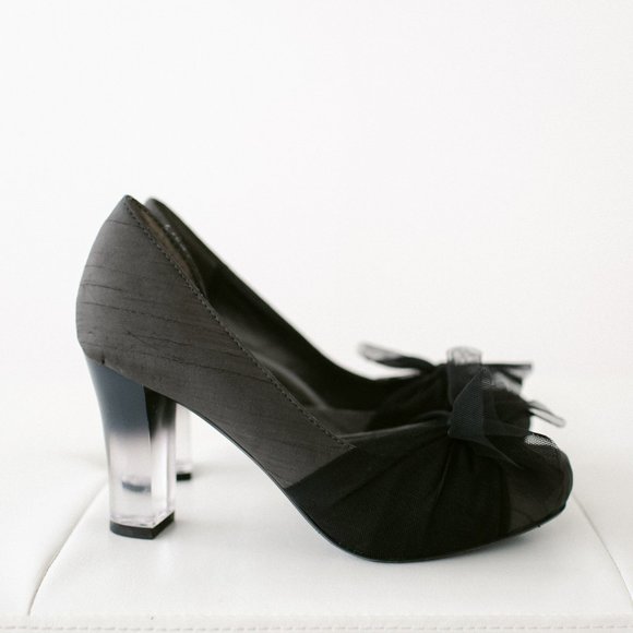 Simply Vera Vera Wang Shoes - Vera Wang Black Charcoal Bow Heels 6 1/2 SimpyVera